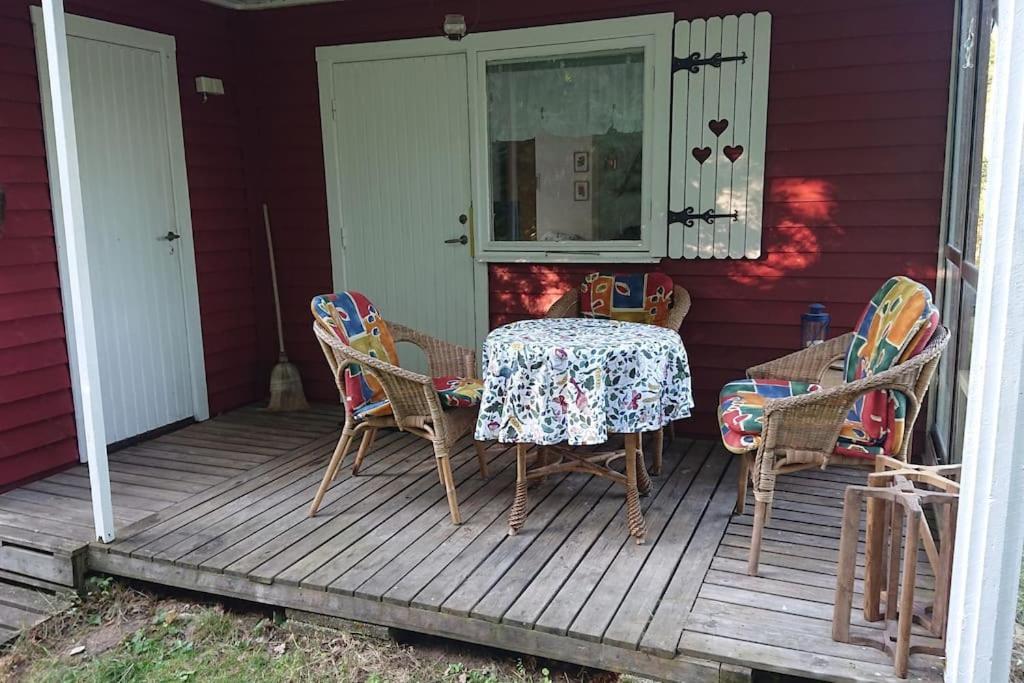 Stuga Vad Vatten Åsarp Exterior foto